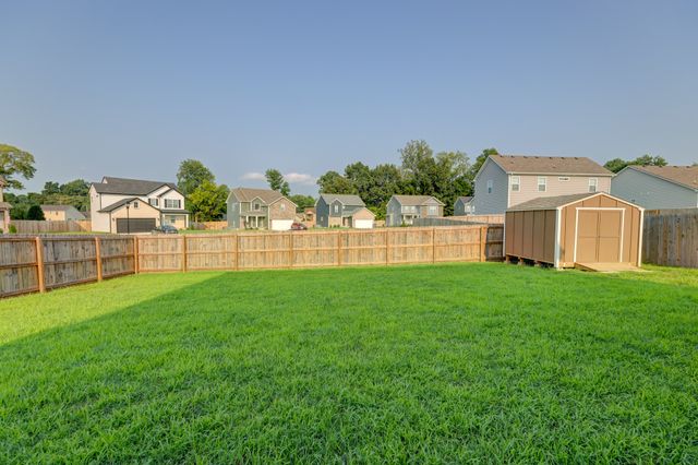 1385 Harmon Ln, Clarksville, TN 37042