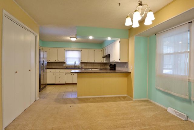 2759 W Buena Vista Street, Springfield, MO 65810