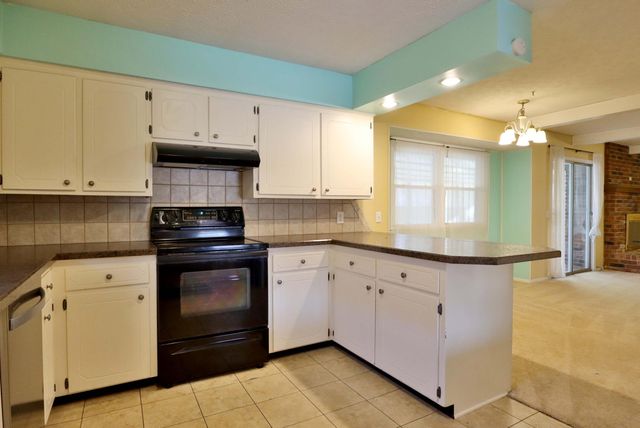 2759 W Buena Vista Street, Springfield, MO 65810