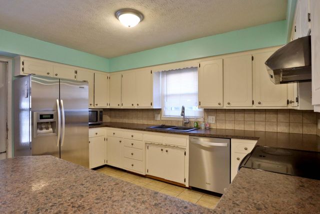 2759 W Buena Vista Street, Springfield, MO 65810