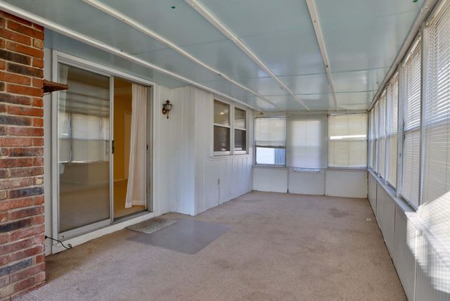 2759 W Buena Vista Street, Springfield, MO 65810