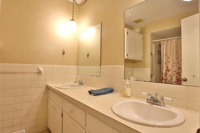 2759 W Buena Vista Street, Springfield, MO 65810