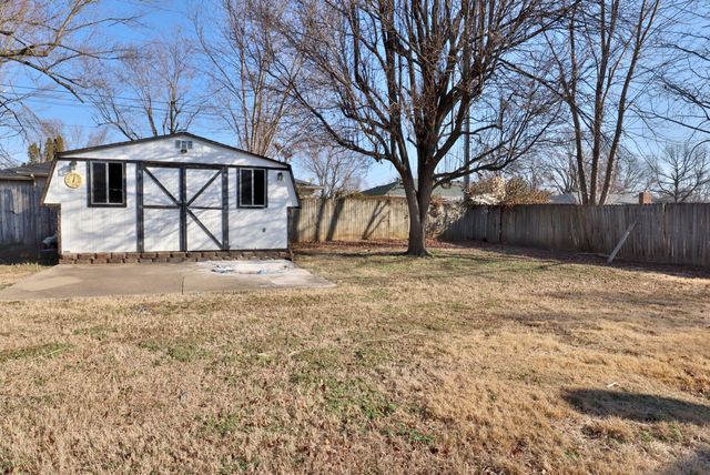 2759 W Buena Vista Street, Springfield, MO 65810