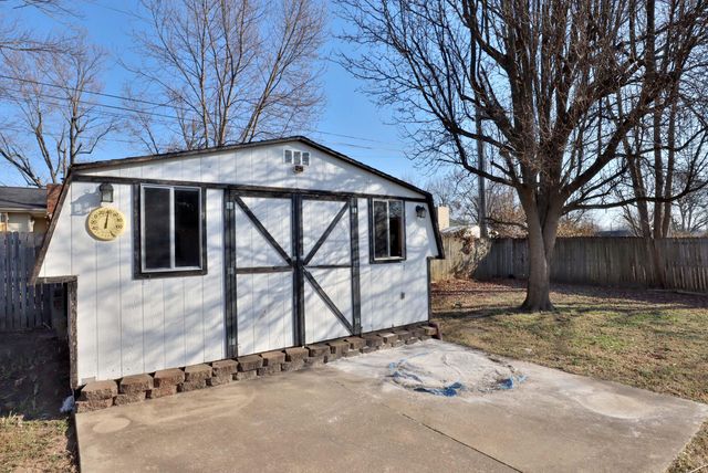 2759 W Buena Vista Street, Springfield, MO 65810