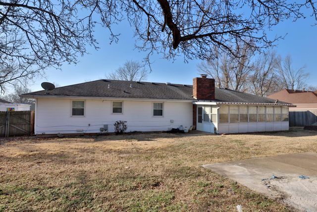 2759 W Buena Vista Street, Springfield, MO 65810