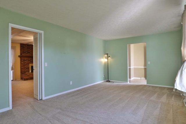 2759 W Buena Vista Street, Springfield, MO 65810