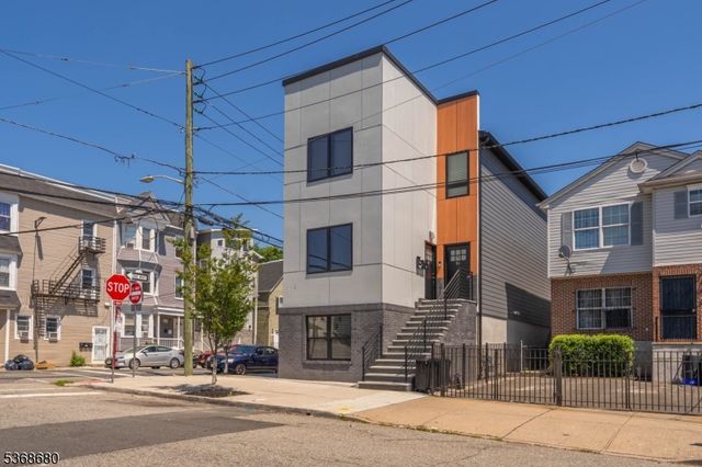 70 19th Ave, Newark City, NJ 07103