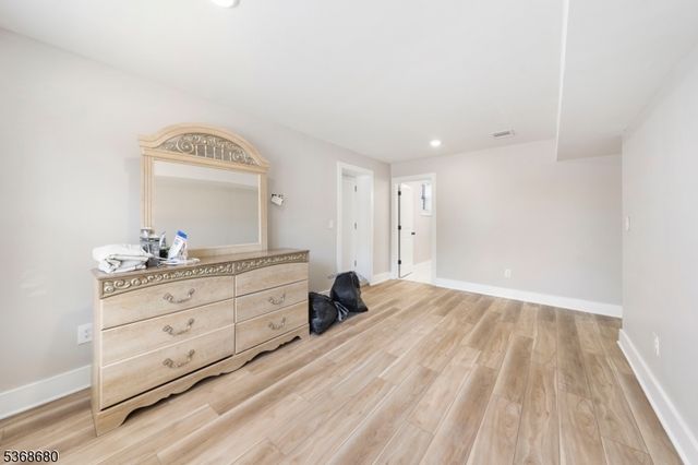 70 19th Ave, Newark City, NJ 07103