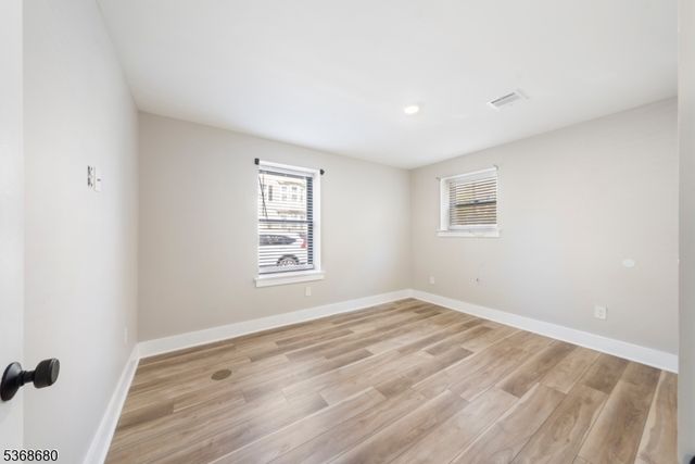 70 19th Ave, Newark City, NJ 07103