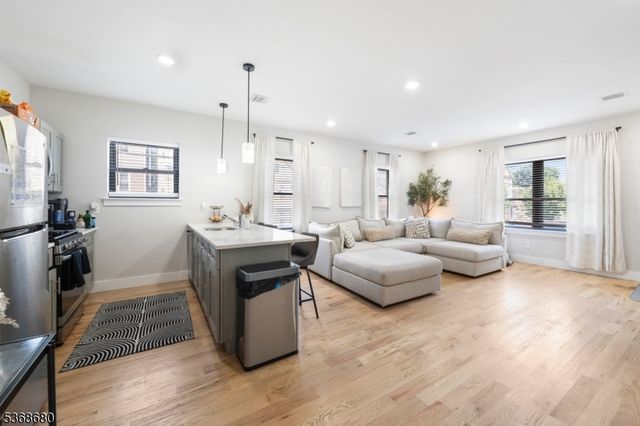 70 19th Ave, Newark City, NJ 07103