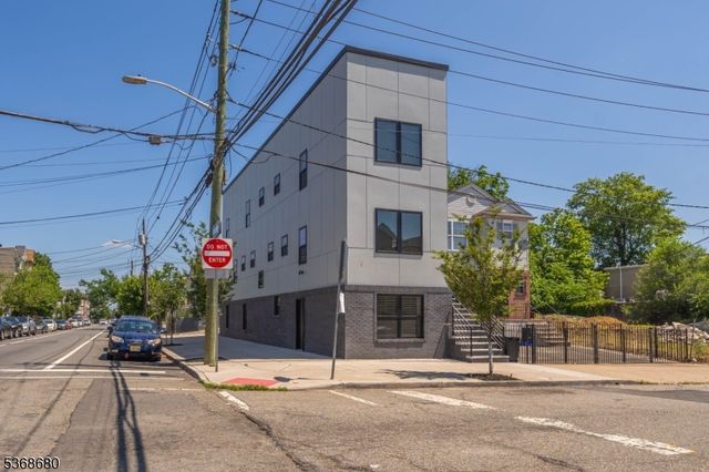 70 19th Ave, Newark City, NJ 07103