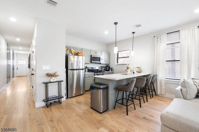 70 19th Ave, Newark City, NJ 07103