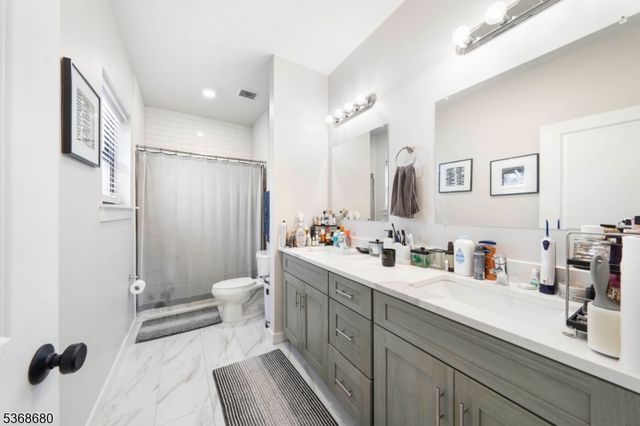 70 19th Ave, Newark City, NJ 07103