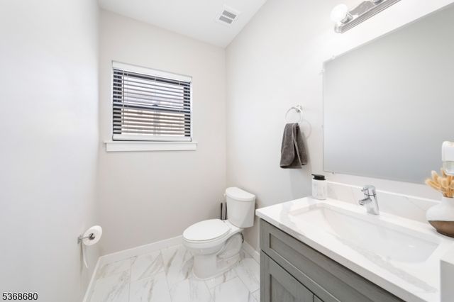 70 19th Ave, Newark City, NJ 07103