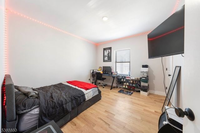70 19th Ave, Newark City, NJ 07103
