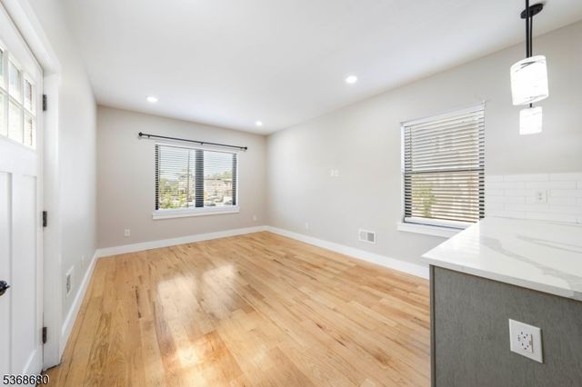 70 19th Ave, Newark City, NJ 07103