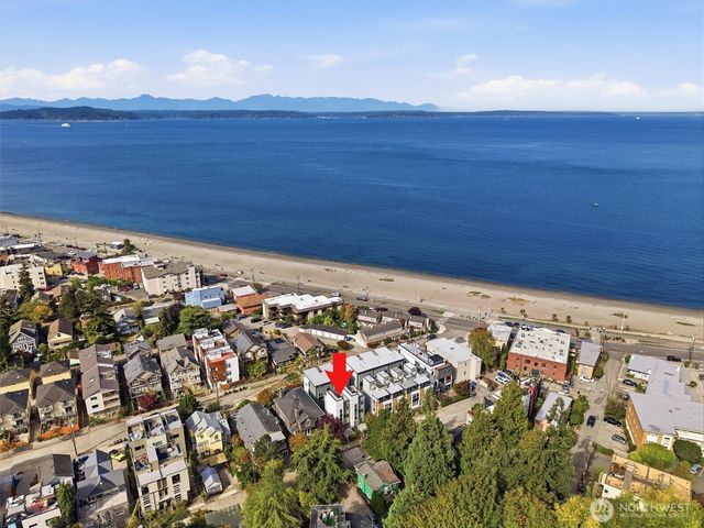 2421 Wickstrom Place SW, Seattle, WA 98116