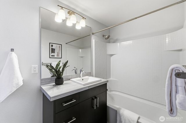 2421 Wickstrom Place SW, Seattle, WA 98116
