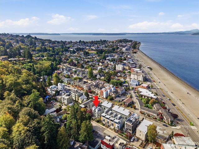 2421 Wickstrom Place SW, Seattle, WA 98116