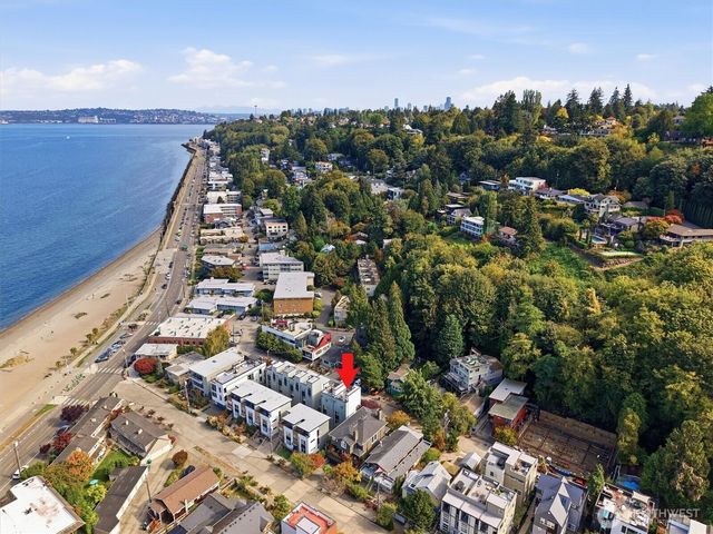 2421 Wickstrom Place SW, Seattle, WA 98116