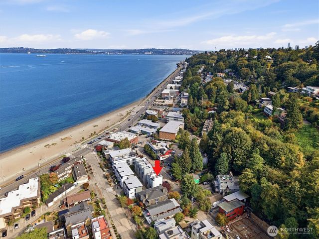 2421 Wickstrom Place SW, Seattle, WA 98116