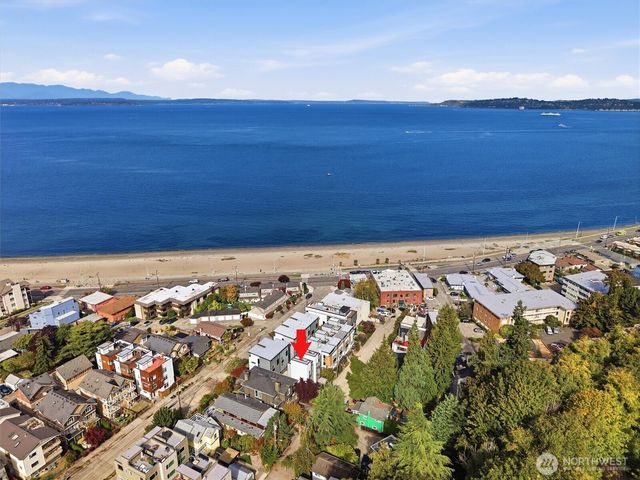 2421 Wickstrom Place SW, Seattle, WA 98116