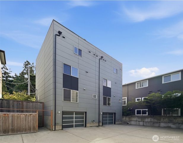 2421 Wickstrom Place SW, Seattle, WA 98116