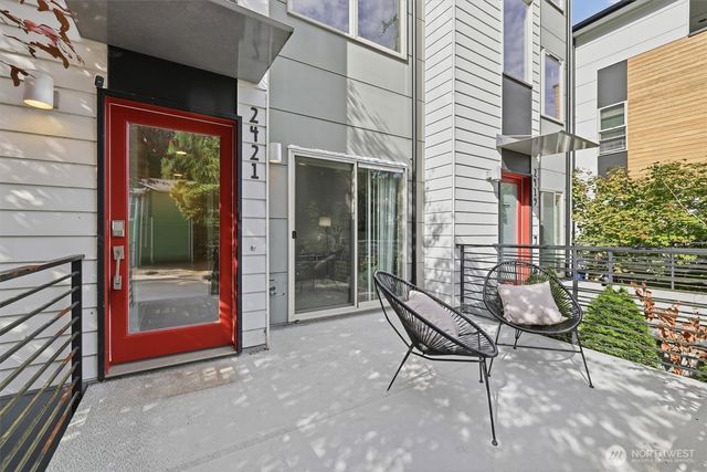 2421 Wickstrom Place SW, Seattle, WA 98116