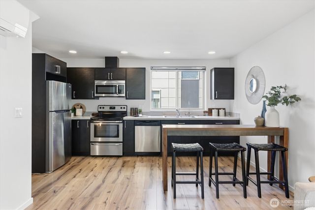 2421 Wickstrom Place SW, Seattle, WA 98116
