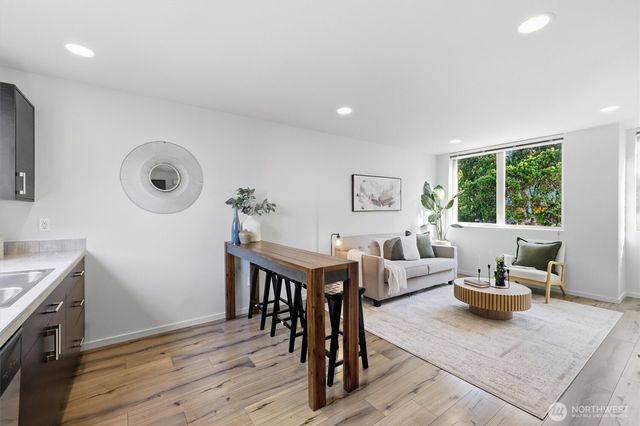 2421 Wickstrom Place SW, Seattle, WA 98116