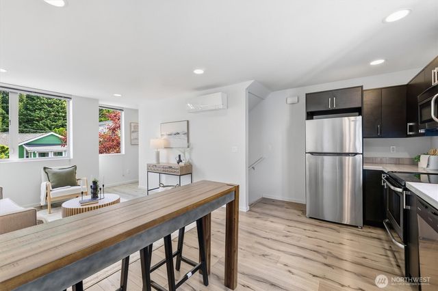 2421 Wickstrom Place SW, Seattle, WA 98116