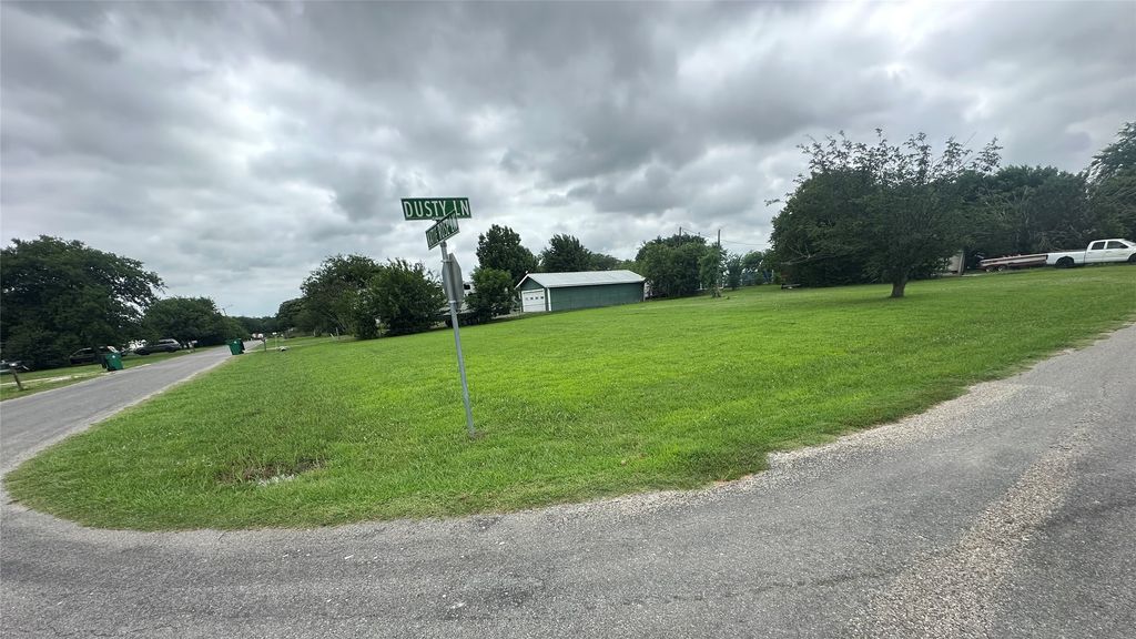 501 Dusty Lane, Southmayd, TX 75092
