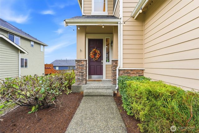 7703 NE 201st Place, Kenmore, WA 98028