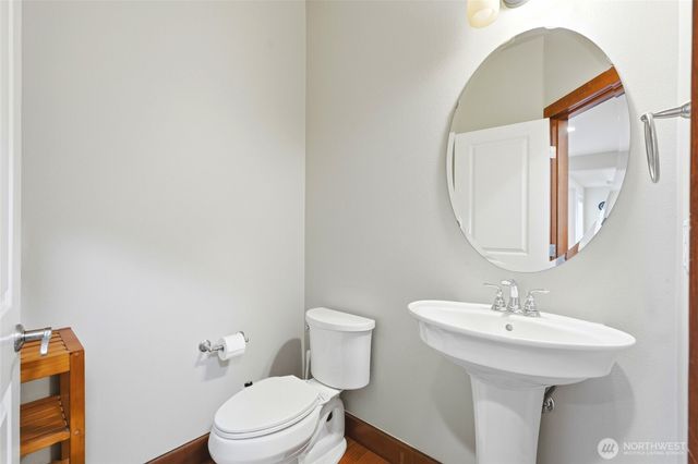 7703 NE 201st Place, Kenmore, WA 98028