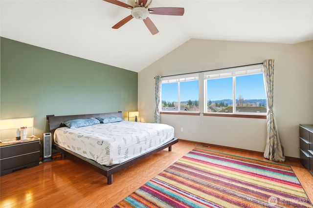 7703 NE 201st Place, Kenmore, WA 98028