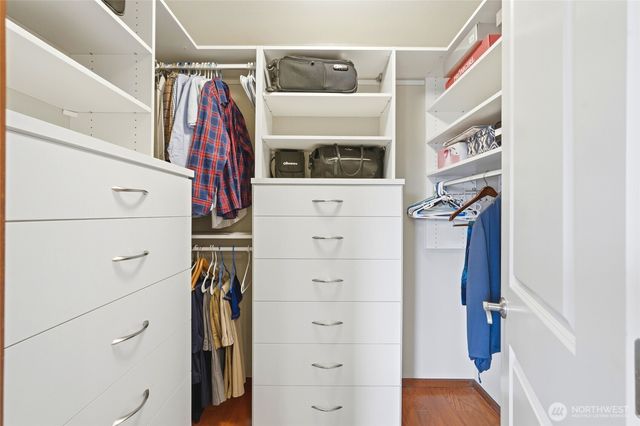 7703 NE 201st Place, Kenmore, WA 98028