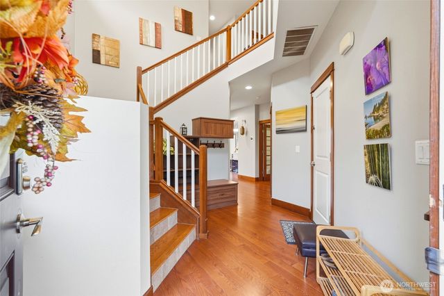 7703 NE 201st Place, Kenmore, WA 98028