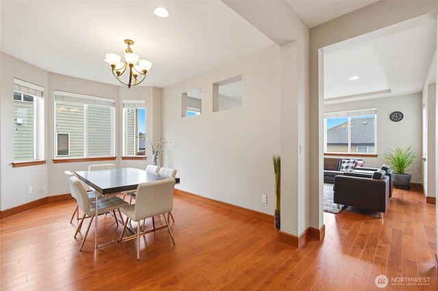 7703 NE 201st Place, Kenmore, WA 98028