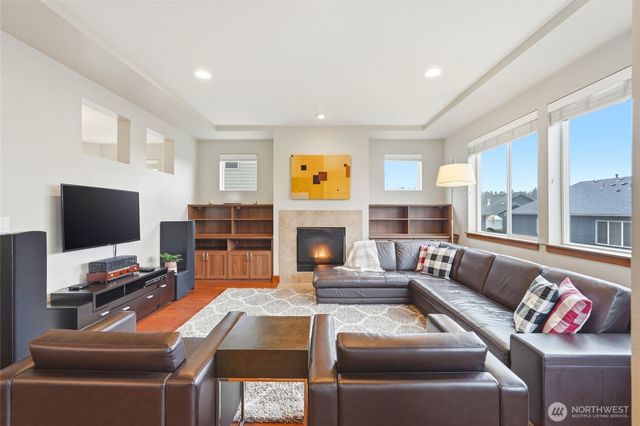 7703 NE 201st Place, Kenmore, WA 98028