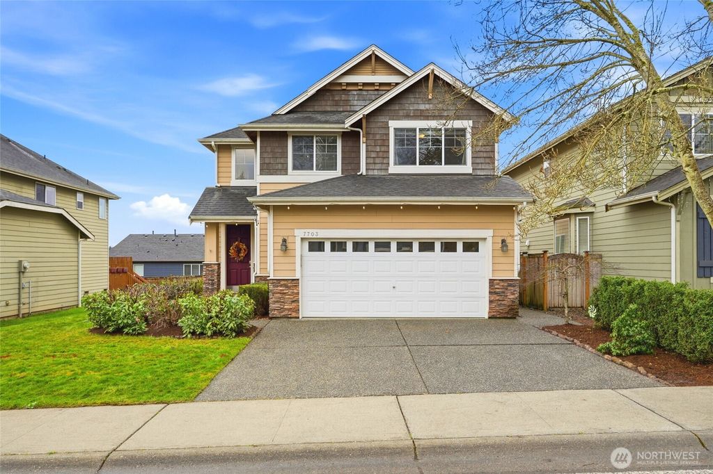 7703 NE 201st Place, Kenmore, WA 98028