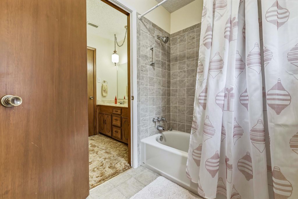 Image 15 of property listing at 2814 Canyon Creek Drive, San Angelo, TX 76904
