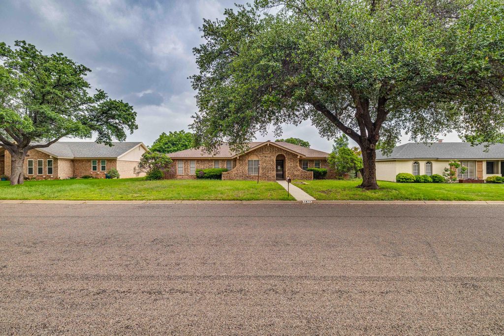 Image 22 of property listing at 2814 Canyon Creek Drive, San Angelo, TX 76904