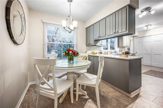 238 Meadowbrook Dr, New Wilmington Boro, PA 16142