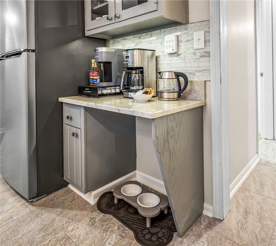 238 Meadowbrook Dr, New Wilmington Boro, PA 16142