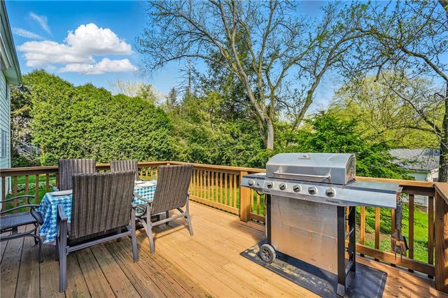 238 Meadowbrook Dr, New Wilmington Boro, PA 16142