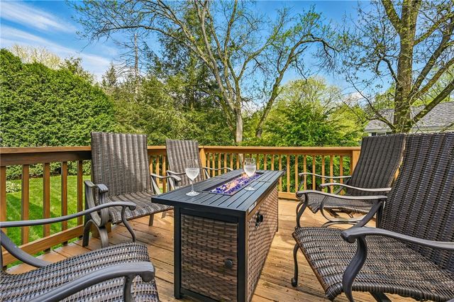 238 Meadowbrook Dr, New Wilmington Boro, PA 16142