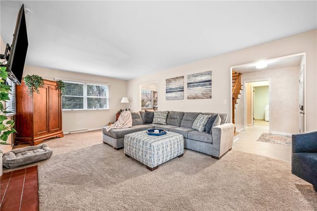 238 Meadowbrook Dr, New Wilmington Boro, PA 16142