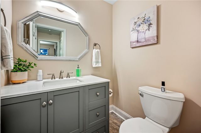 238 Meadowbrook Dr, New Wilmington Boro, PA 16142