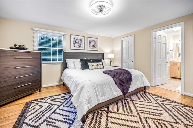 238 Meadowbrook Dr, New Wilmington Boro, PA 16142