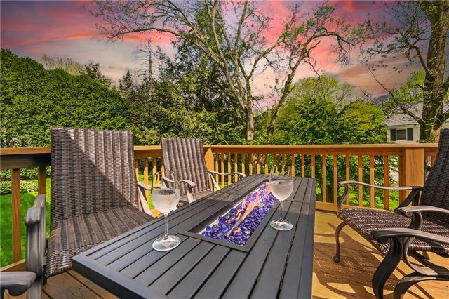 238 Meadowbrook Dr, New Wilmington Boro, PA 16142